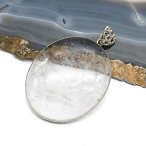 Кулон из горного хрусталя 47*57мм.