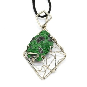 Кулон уваровит 38*53мм