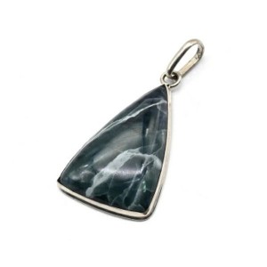 Кулон офит "Грация" 23*32мм.