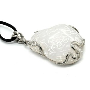 Кулон кахолонг 37*42мм.