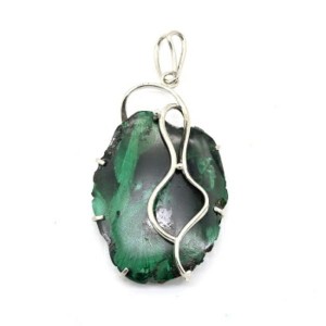 Кулон малахит уральский (плисовый) 33*50мм.