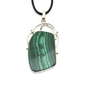 Кулон из малахита 31*48мм