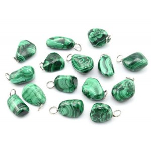 Кулон из малахита галтовка 15*20мм