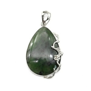Кулон нефрит 33*46мм.