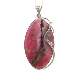 Кулон из родонита 31*58мм.