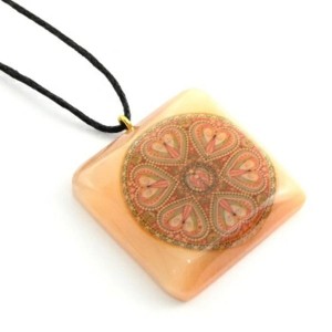 Мандала рисунок на селените квадрат 35мм на шнурке Мандала рисунок на селените квадрат 35мм на шнурке