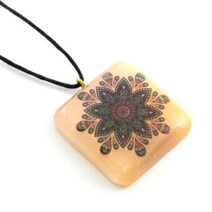Мандала рисунок на селените квадрат 35мм на шнурке Мандала рисунок на селените квадрат 35мм на шнурке