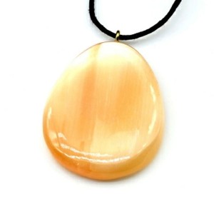 Кулон из камня селенит Капля малая 32*42мм на шнурке