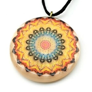 Кулон Мандала №5 из селенита круг 33мм на шнурке