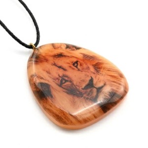 Кулон из селенита "Лев 3" капля 38*45мм, на шнурке Кулон из селенита "Лев 3" капля 38*45мм, на шнурке