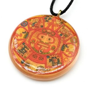 Кулон на шнурке из селенита Солнце ацтеков круг 40мм