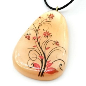 Кулон на шнурке из селенита Фантазия капля 35*50мм