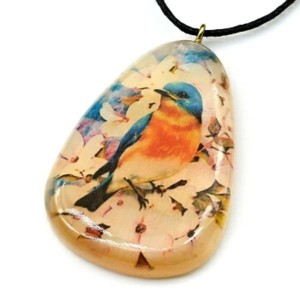 Кулон из селенита "Иволга" капля 35*50мм, на шнурке Кулон из селенита "Иволга" капля 35*50мм, на шнурке