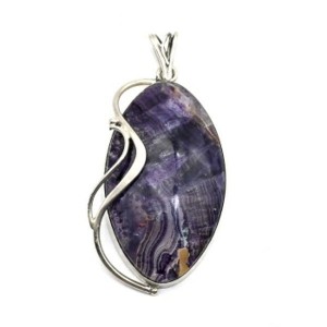 Кулон из флюорита 27*48мм.