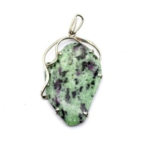 Кулон из цоизита 34*54мм.