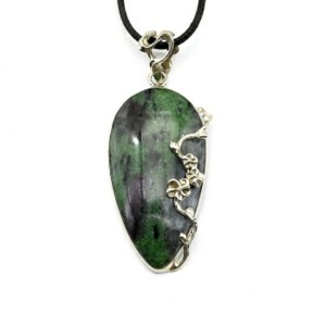 Кулон из цоизита 27*48мм.