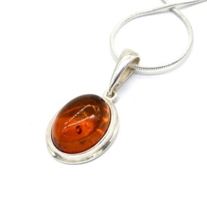 Кулон с янтарём в посеребрении овал 15*20мм цвет коньячный
