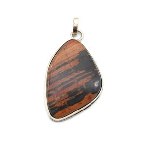 Кулон яшма "Грация" 24*35мм.