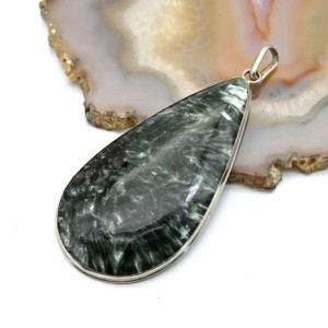 Кулон серафинит "Капля" 32*60мм.