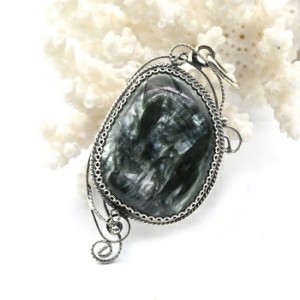 Кулон серафинит 25*46мм.