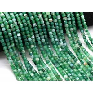 Бусины из агата тонированного кубик гр.5мм цвет зеленый, 38см, 76 бусин