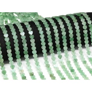 Бусины из авантюрина зеленого сердце 6*6мм 36см, 65 бусин