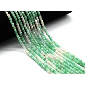 Бусины из изумруда кубик гр.4мм, 40см, 107 бусин