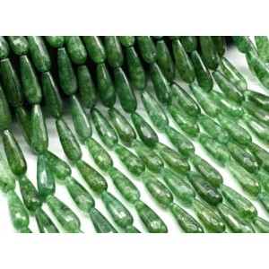 Бусины из кварца тонированного капля гр 11*30мм цвет изумрудный, 38,5см, 13 бусин Бусины из кварца тонированного капля гр 11*30мм цвет изумрудный, 38,5см, 13 бусин
