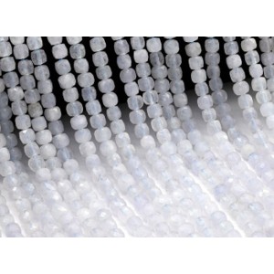 Бусины из аквамаринового кварца кубик гр.5мм, 38см, 71 бусина