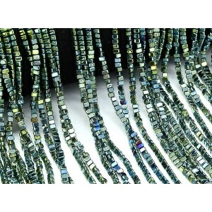 Бусины из гематита треугольник 3*2мм цвет зеленый, 40см, 195 бусин Бусины из гематита треугольник 3*2мм цвет зеленый, 40см, 195 бусин