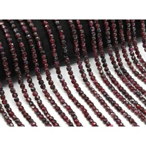 Бусины из граната кубик гр.4мм, 39см, 96 бусин
