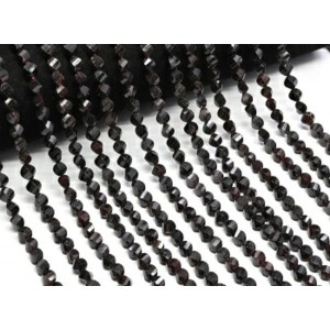 Бусины из граната овал витой гр.5*6мм, 37см, 60 бусин Бусины из граната овал витой гр.5*6мм, 37см, 60 бусин