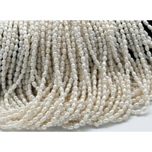 Бусины из жемчуга овал 4*6мм белый, 34см, 58 бусин