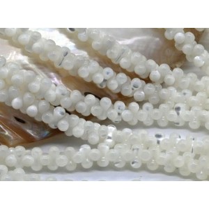 Бусины из перламутра косточка 8*4мм, 39см, 140 бусин Бусины из перламутра косточка 8*4мм, 39см, 140 бусин