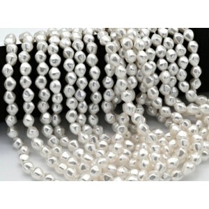 Бусины из майорки форма 7*9мм, 40см, 47 бусин (иск.) Бусины из майорки форма 7*9мм, 40см, 47 бусин (иск.)