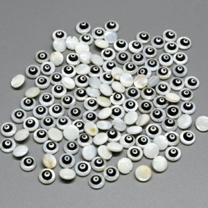 Бусина от сглаза из перламутра круг 9мм. Бусина от сглаза из перламутра круг 9мм.