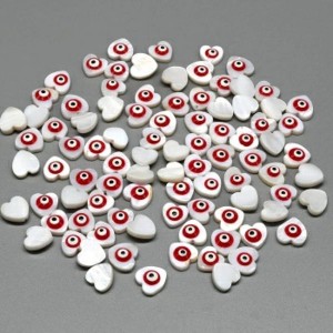 Бусина от сглаза из перламутра сердце 10*10мм. Бусина от сглаза из перламутра сердце 10*10мм.