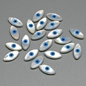 Бусина от сглаза из перламутра Око 14*7мм цвет белый.