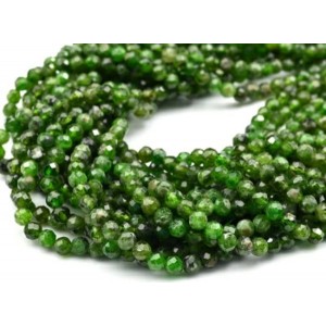 Бусины из хромдиопсида шарик гр.4мм, 38см, 105 бусин Бусины из хромдиопсида шарик гр.4мм, 38см, 105 бусин