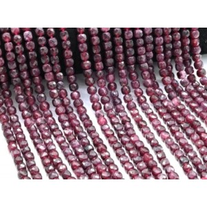 Бусины из рубинового кварца кубик гр.5мм, 38см, 71 бусина