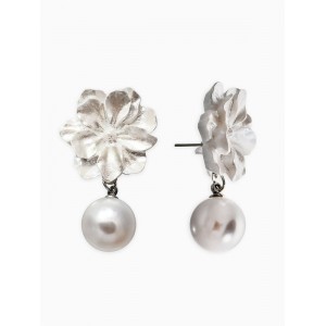 Серьги «Цветок с жемчугом», белые, цвет серебристый