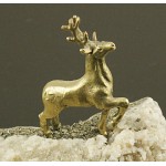 Сувенир 11х10х9см щетка горного хрусталя с включениями пирита "серебряное копытце"