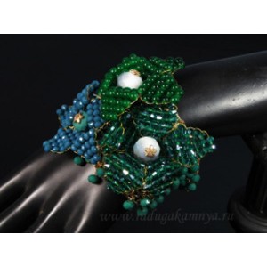 Браслет авторский 3 цветка с цирконами на метал.основе, 19см