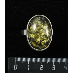 Кольцо с янтарём иск., цвет зеленый, овал 25х18мм, безразмерное (литая оправа)