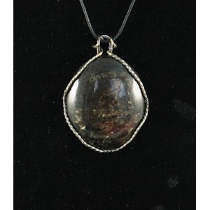 Кулон из авантюрина черного (слюдит), овал 50х40мм