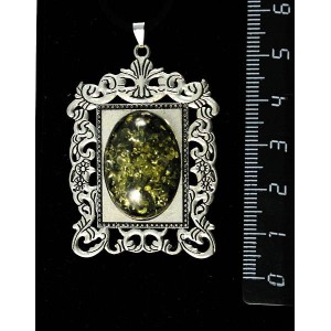 Кулон из янтаря иск., цвет зеленый,"портрет", овал 25х18мм