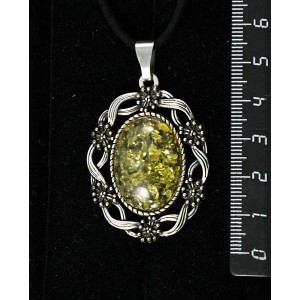 Кулон из янтаря иск., цвет зеленый, овал 25х18мм, оправа "торжество"