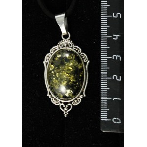Кулон из янтаря иск., цвет зеленый, овал 25х18мм, оправа "медальон"