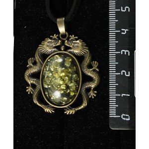 Кулон из янтаря иск., цвет зеленый, овал 25х18мм, оправа цвет бронза "2 дракона"