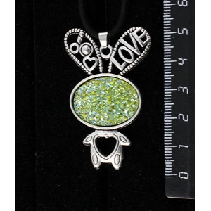 Кулон c кабошоном из пластика "щетка кристаллов", цвет салатовый, "зайчик", овал 25х18мм